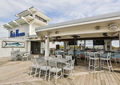 The roof top Reel Bar